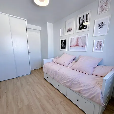 5 Minutes Metro Free Parking 2 Bedrooms 4-6p Near Paris شقة