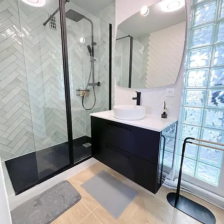 شقة 5 Minutes Metro Free Parking 2 Bedrooms 4-6p Near Paris